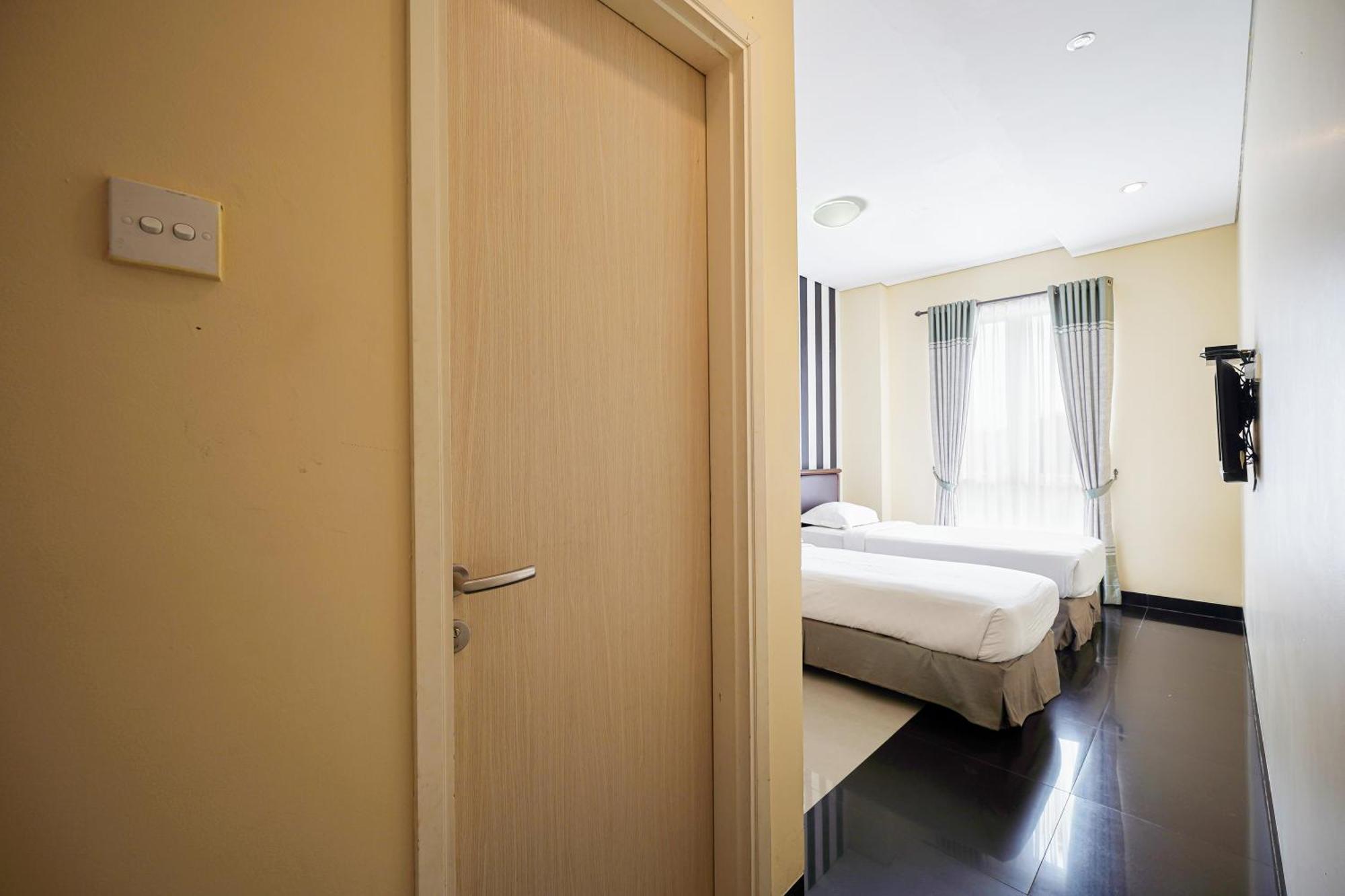 Hotel Multi 88 Syariah Giacarta Esterno foto